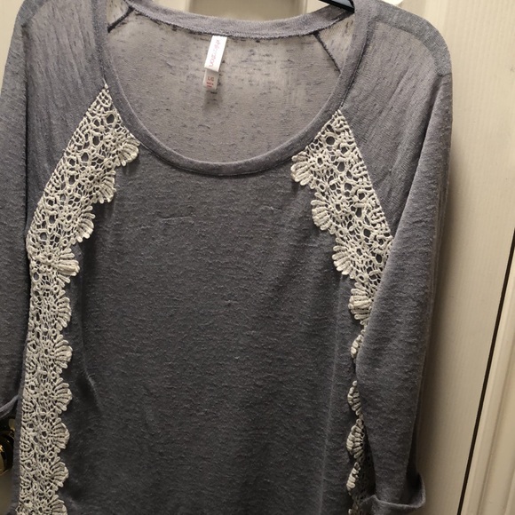 Xhilaration Rayon/Polyester 3/4 Slv Top Size Lg - Picture 2 of 4